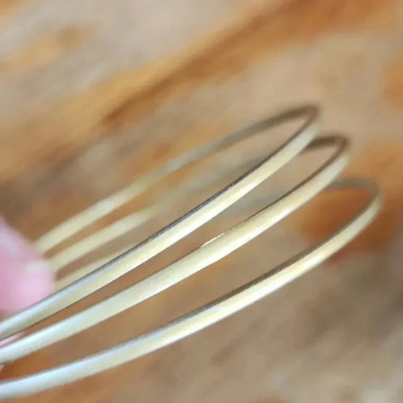 10 pc 3 sets Goldtone Bangles - Picture 4 of 10